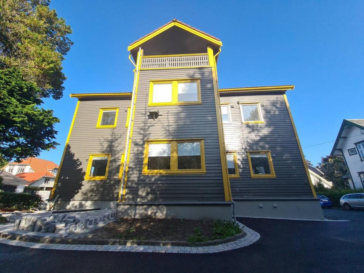 Beautiful 3-bedroom Near Center, 110m2, Great Location Leilighet