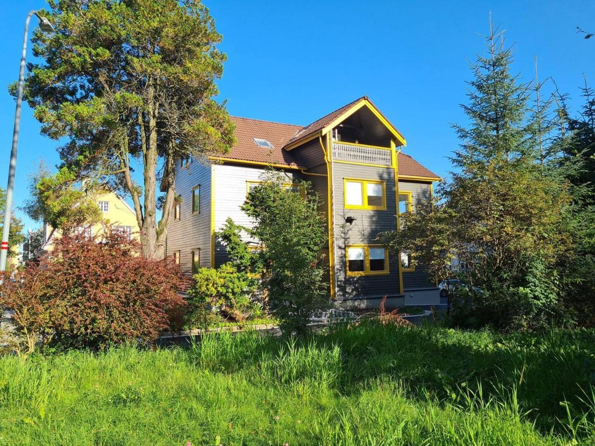 Leilighet Beautiful 3-bedroom Near Center, 110m2, Great Location